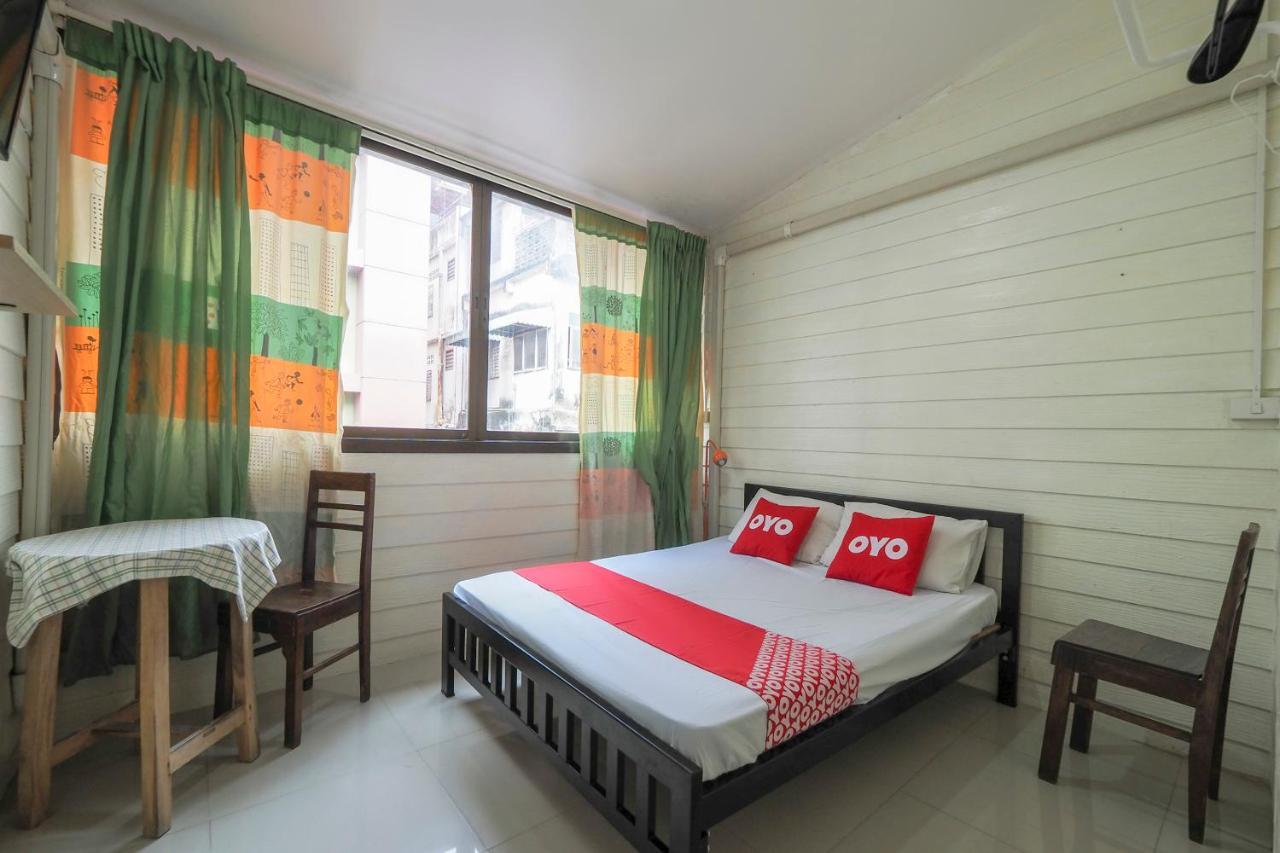 Oyo 1016 Jade'S House Hotel Bangkok Kültér fotó