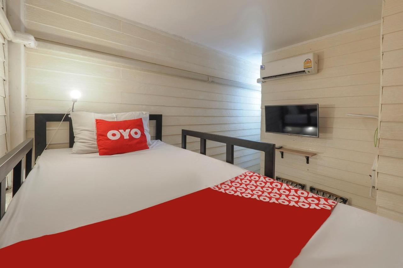 Oyo 1016 Jade'S House Hotel Bangkok Kültér fotó